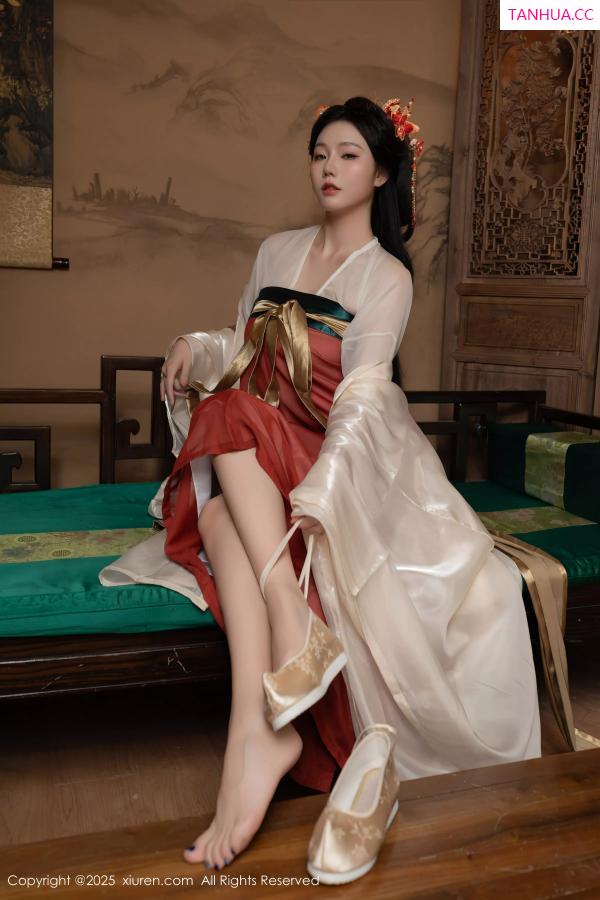   [XiuRen]高清写真图 2025.04.29 No.10223 陆萱萱 性感古装第53张图片